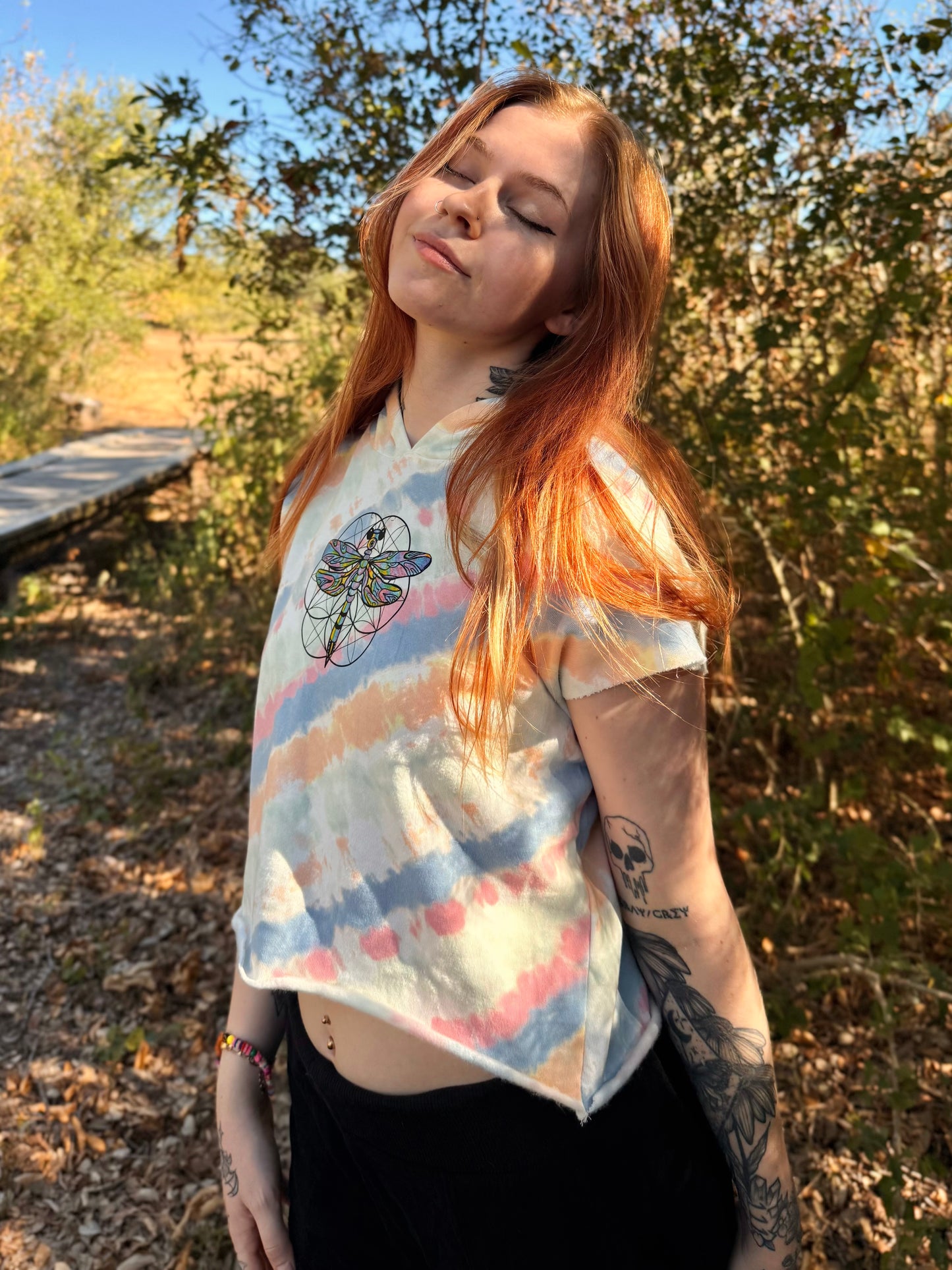 Geometry Dragon Fly Crop Cut-Off Tie Dye Hoodie