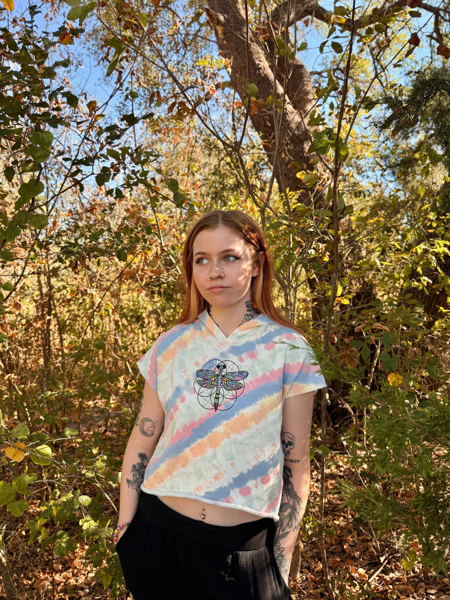 Geometry Dragon Fly Crop Cut-Off Tie Dye Hoodie
