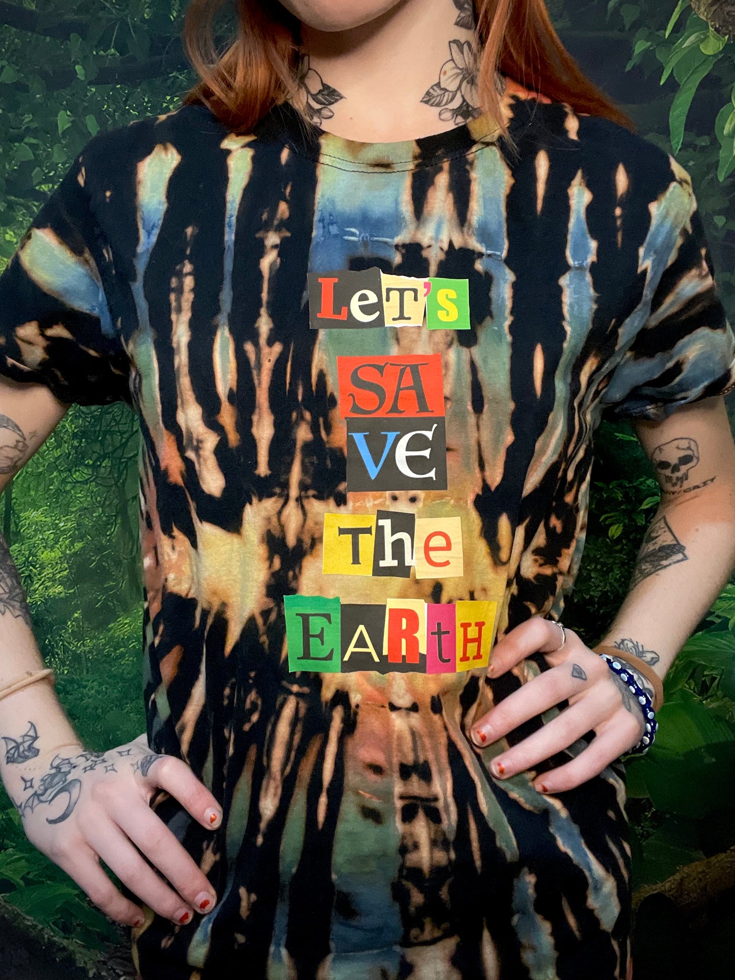 'Let's Save The Earth' Reverse Tie Dye Tee T-Shirt Small