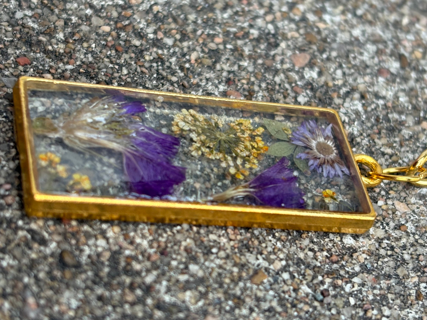 Golden Nature Pressed Flower Keychain